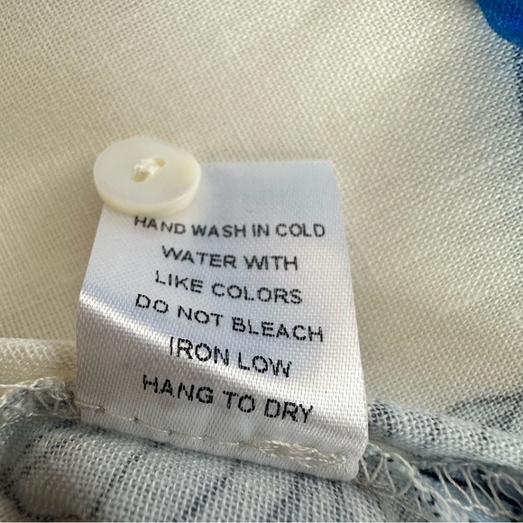 Luxxel Floral Blue and Cream Wide-Leg Shirt and Pant Set. Size M - Picture 6 of 12